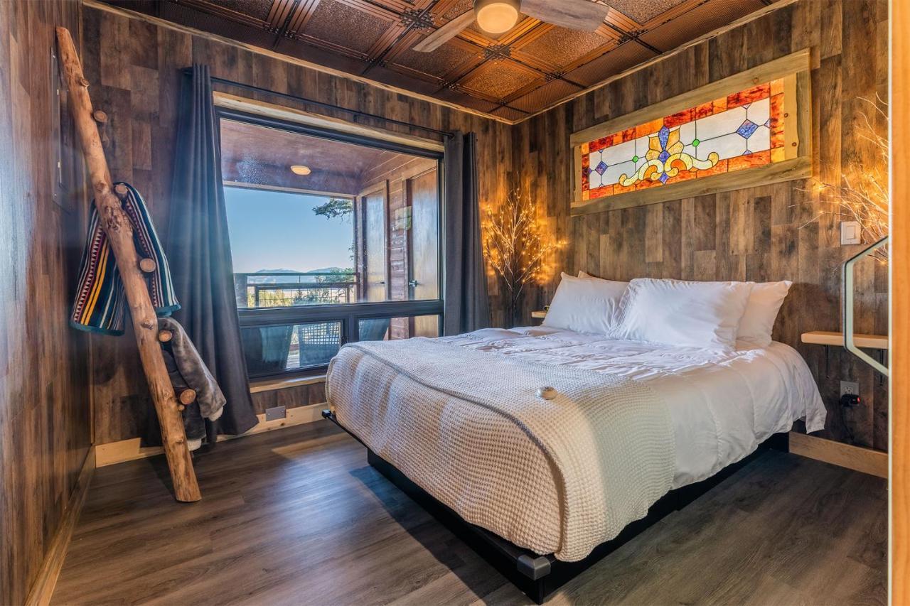 Bed and Breakfast Ridgewalk Treehouse Анджел Файер Экстерьер фото
